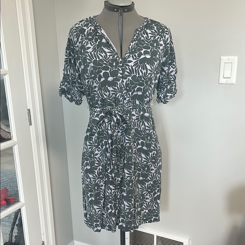 GAP Black and White Puff Sleeve Wrap Midi Dress